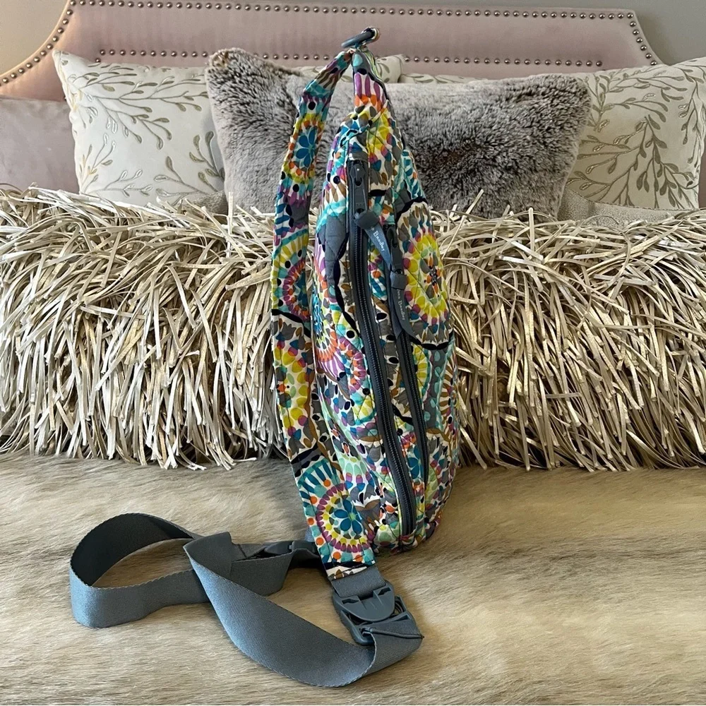 VERA BRADLEY Sunny Medallion 2022 Essentials Lighten Up Sling Back Gray Yellow